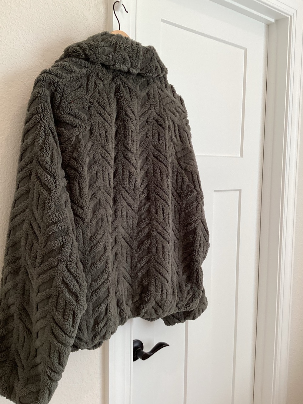 Anthropologie Textured Fuzzy Jacket Pilcro Faux Fur New XL Olive Grey - Picture 11 of 15